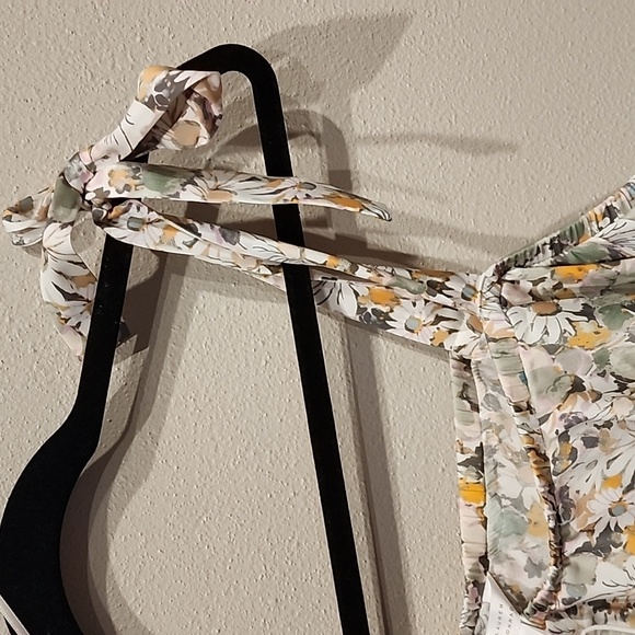 Flowered blouse - Picture 4 of 5